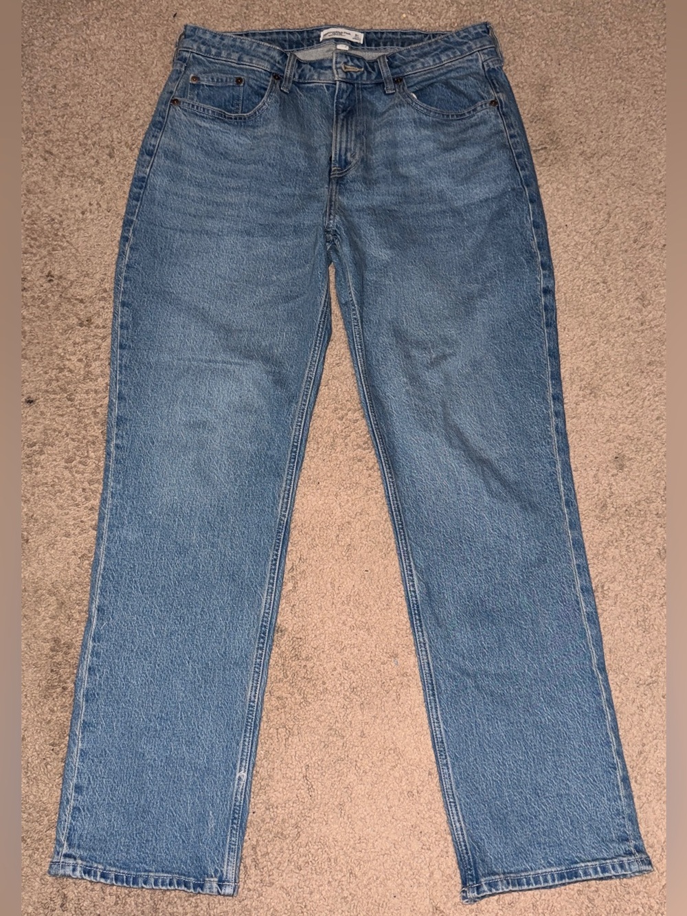 Abercrombie & Fitch Curve Love Mid Rise 90s Straight Jean